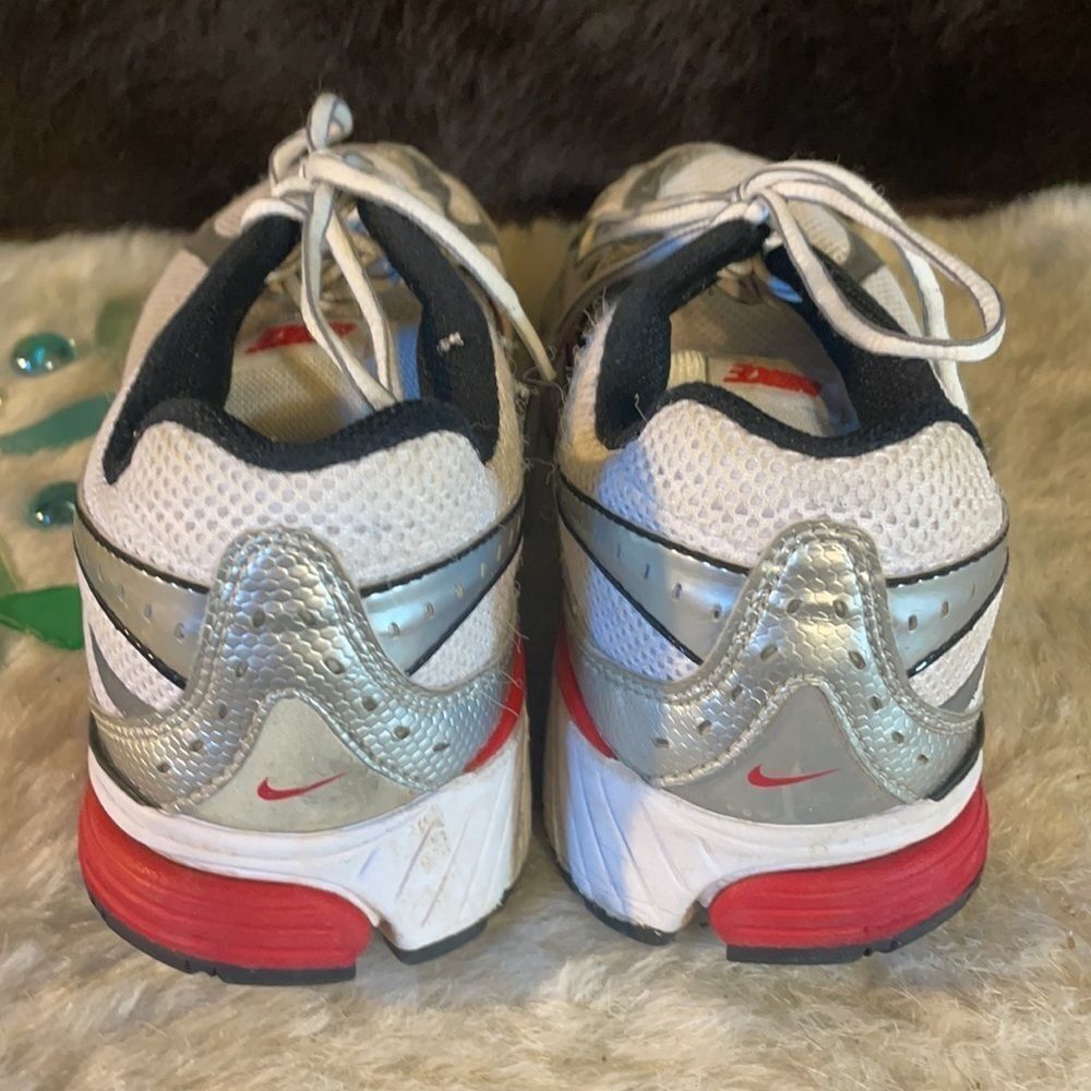 Nike shoes 9.5 (4862) - Picture 4 of 7